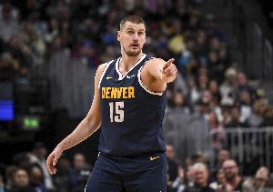 知道咋防了吧？本赛季约基奇15+助的比赛8胜0负 40+的比赛4胜3负