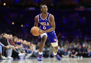 马克西：教练没法替我们打球 我们必须在场上打得更努力更好