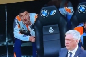 被拍到“对着安帅做鬼脸”！塞巴略斯转发：哈哈哈哈我要死了