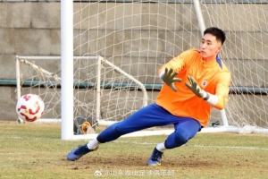 2月27日下午，山东泰山队进行了与大连英博的赛前官方训练