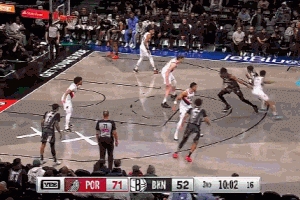 面具都打歪了！克拉克斯顿顺下空接扣克林根打成2+1