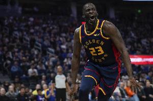 如何看待裁判漏吹走步？追梦：太疯狂了 别想让我罚款哈