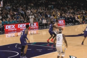 弹速惊人！马威补防暴起垂直上升 送波斯特遮天大帽