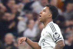 安静！罗德里戈进球后指着袖标的15冠&手指向下，最后指胸口队徽