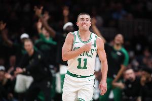 塔图姆普理查德怀特本赛季都进200+三分 NBA历史第3对三人组