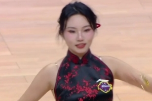 梦回江南！江苏啦啦宝贝黑红旗袍柔情似水