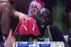 同曦也有老熟人！回归的法尔开场2中2拿到5分3篮板1盖帽