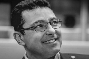 世体：巴萨将请求欧足联批准在对阵本菲卡的欧冠比赛前默哀一分钟