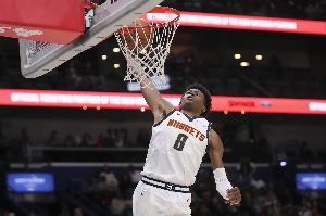 立下奇功！沃特森7中6拿到16分 三分4中4