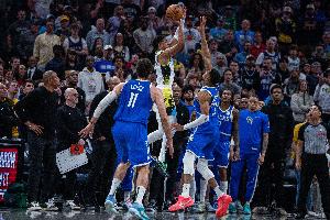 哈利伯顿称赞绝杀球战术 西亚卡姆：难以置信 他可能都看不见篮筐