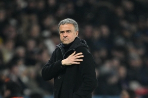 巴黎2025年19场比赛17胜1平1负，期间打进59球丢了16球