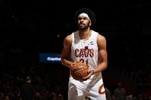 阿特金森：阿伦是本场最佳球员 他激活了全队的防守体系