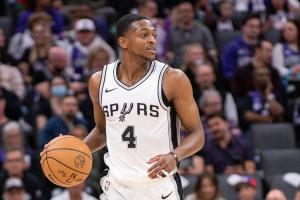 福克斯谈伤势：换做右手受伤的话会带伤打 预计要12周的时间恢复