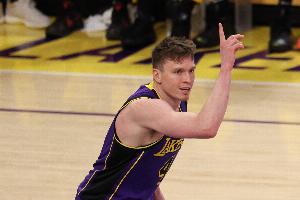 未来可期！克内克特多次30+5三分+0失误 湖人队史首位新秀