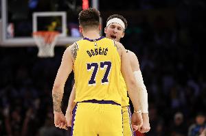 里夫斯：东契奇让每个人打球变得更轻松 他已完美融入球队