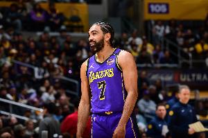 不太准！文森特半场8投2中拿到7分2板3助