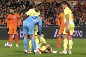 科贝电台：库巴西脚踝扭伤，勒诺尔芒脚踝进行冰敷