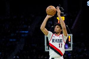 谢顿-夏普22投10中攻下23分6板2助 三分10中1 但正负值高达+21