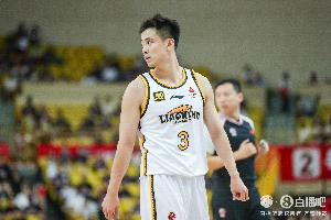 助攻数升至历史第二！赵继伟本场送11助 15中4拿到10分2板3断