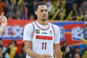 两分球终结咋回事？贝兹利18中5&三分9中4拿到14分8板2断2帽