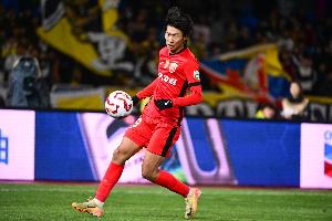 李新翔是有纪录以来单场中超进球+助攻最年轻的球员