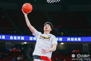 手感冰凉！刘泽希15投仅2中拿到6分 正负值-19