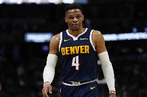 最后葬送比赛！记者：威少没有与媒体发表任何讲话就离开了