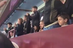 维拉U18击败曼联U18晋级青年足总杯决赛，拉什福德现场观战