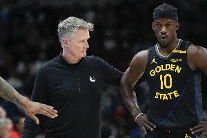 科尔：巴特勒似乎在争抢时左臂前侧过度拉伸 希望他并无大碍