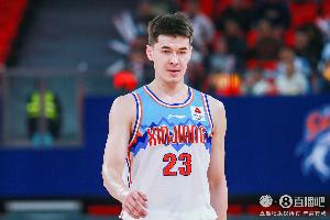 😲极具韧性！新疆第三节三分雨狂下 单节轰44分 净胜同曦21分