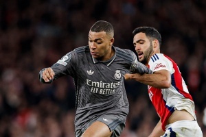 骆明：皇马打皇社能丢4个对枪手丢3个也正常 卡马文加自废武功