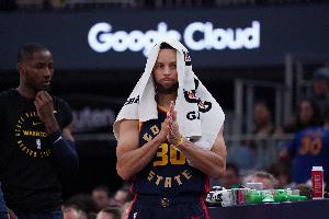 功亏一篑！库里24中12空砍全场最高30分另8板3助2断 最后时刻隐身