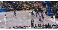 突然发力！东契奇得分助攻一肩挑 率领湖人轰出9-0占据主动