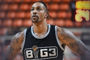 打完退役🧐霍华德加盟BIG3联赛尼克-杨麾下的洛杉矶暴动队