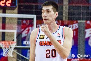 孔德昕：任骏飞被驱逐没有改变战局 王哲林伤退让上海更早崩溃