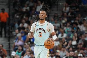 高效全能！卡斯尔半场6中5拿到12分3板4助1断