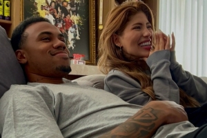 妻子晒照：加布里埃尔已接受手术进入康复阶段