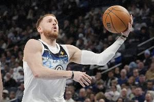 迪文岑佐：季后赛的挑战很艰巨 但队友们的化学反应都很好