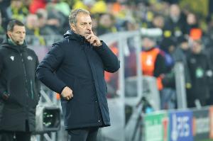 世体：巴萨队多特将穿白色球裤，本赛季穿过1次结果1-2输给拉帕