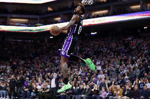 因伤无缘生死战！蒙克赛季场均31.6分钟 拿到17.2分3.8板5.6助