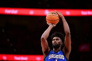 艾萨克谈对阵绿军：我们已经找到了在艰难处境中拼搏的方法