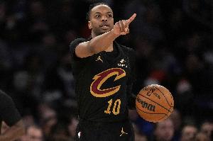 火力全开！加兰17中10&5记三分拿下27分3板5助1断 正负值+16