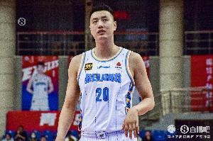 准到离谱！翟晓川24分钟7投6中贡献15分5板 三分3中3