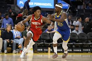 复古篮球！火勇大战首节两队合计投进3个三分球