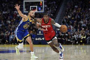 苏群：库里&巴特勒真是老炮儿 火勇系列赛注定每场赢球都得脱层皮