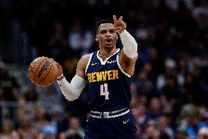 很拼！威少半场8投3中拿到7分3板1断 三分3中1