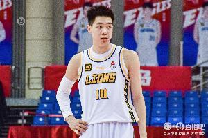 内外开花！朱俊龙8中6贡献14分7板2断 三分4中2