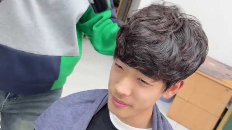 朱鹏宇去烫头了💇看看他的新发型如何？👀