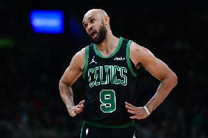 关键时刻还有你！怀特末节连续加长三分稳局势 贡献17分6板5助