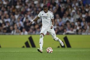 皇马跟队：阿拉巴只是轻微不适，若能参加明天训练就能进决赛名单